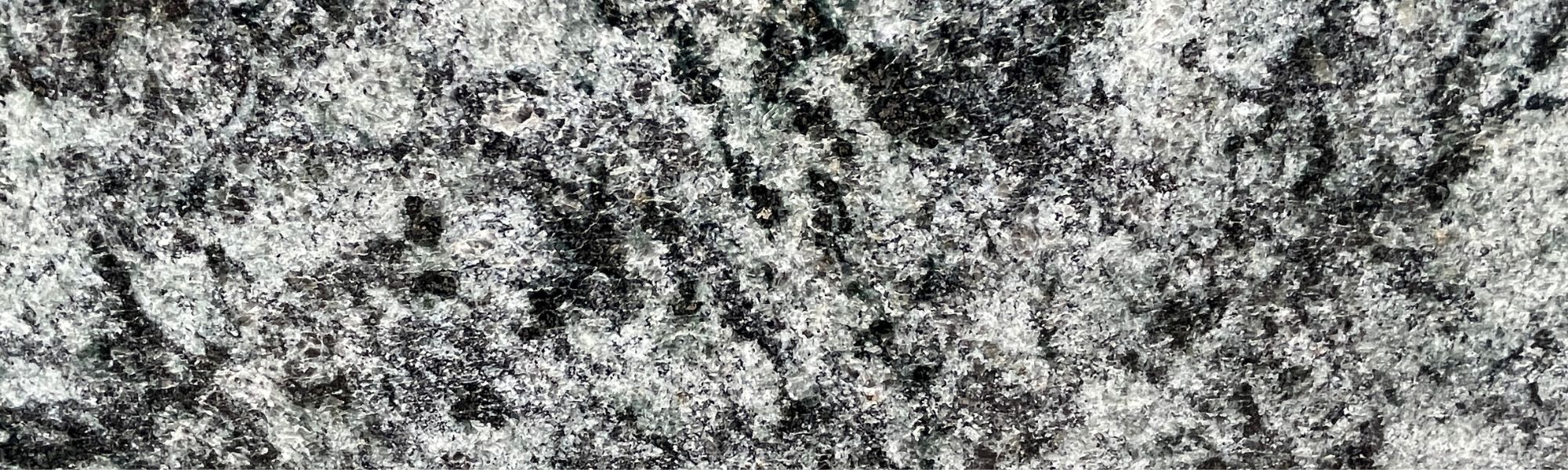 VERDE OLIVA granite
